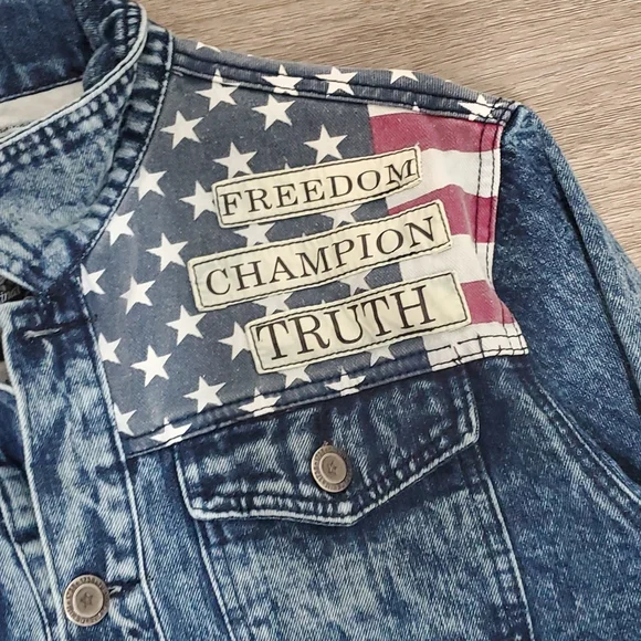 Men's Vintage Denim Jean Jacket - Picture 4 of 14